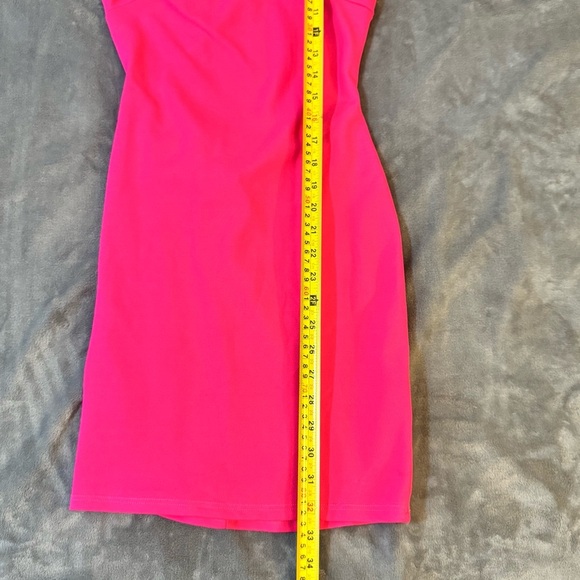 Fashion Nova Vibrant Pink One-Shoulder Dress

#1233 - Picture 3 of 6
